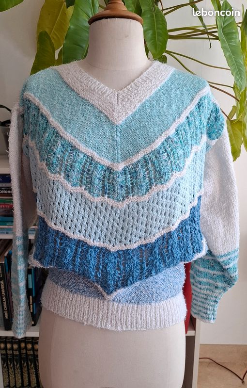 Pull Vintage Escada Sport - Bleu Clair Et Blanc Dégradé - Taille XL (jusqu'à 44) - Très Bon état