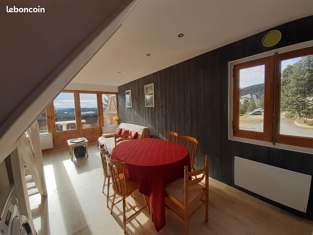 F3 en duplex avec grande terrasse (image 1)