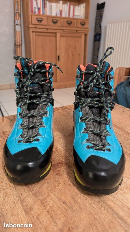 Bottes Imperméables Scarpa Charmoz OutDry - Pointure 9.5 Femme, Couleur Bleu Maldives - Occasion