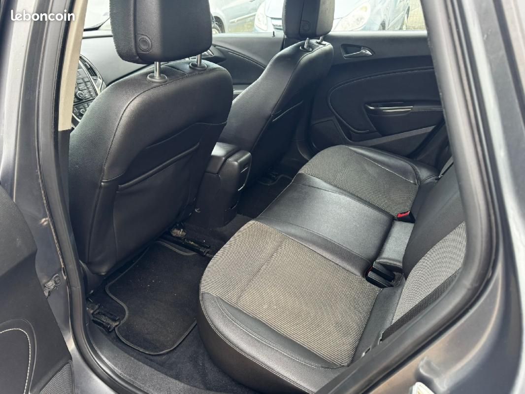 Opel Astra 1.7 CDTI 125 ch FAP Cosmo (image 8)