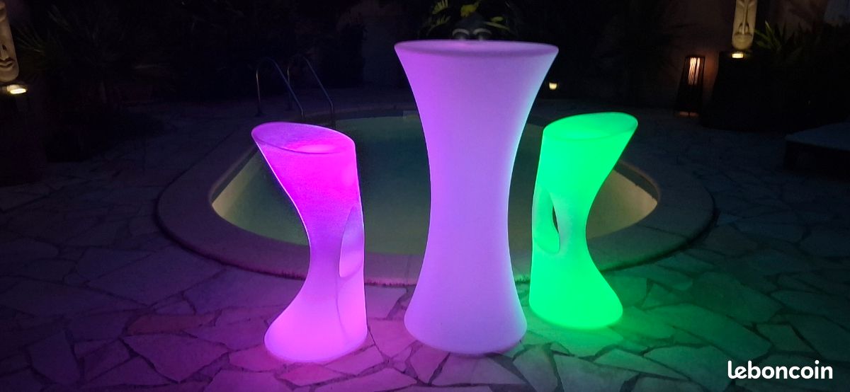 Table haute et tabourets à LED (image 6)