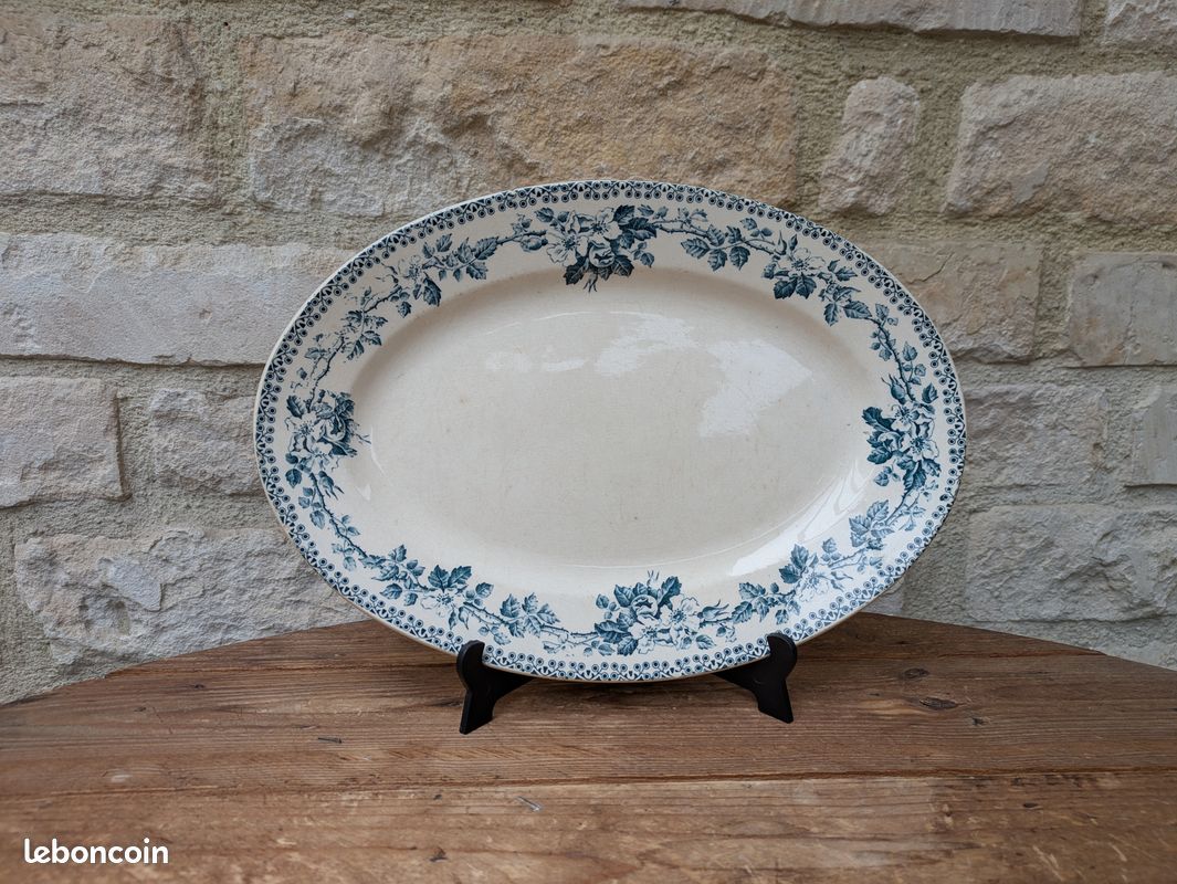 Grand Plat De Service Ovale – Porcelaine Terre De Fer – Début XXe – Motif Vert Et Peint