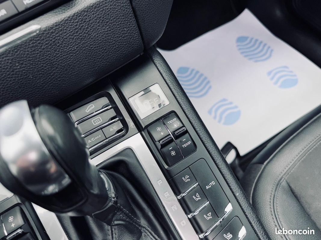 Porsche Macan 2.0L 252CH PDK + TOIT OUVRANT + SUIVI PORSCHE + SIEGES CHAUFFANTS/ELEC + CAMERA DE RECUL + GARANTIE 12 MOIS (image 39)