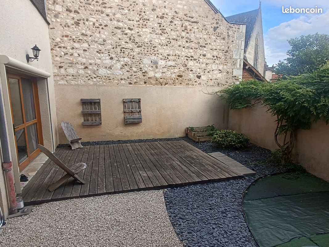 Maison 7 pièces 170 m² · à Luché-Pringé · 170 m² · 155 000 €