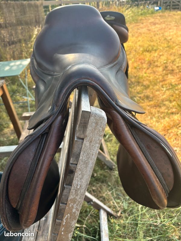 Selle mixte cwd taille 17 (image 2)