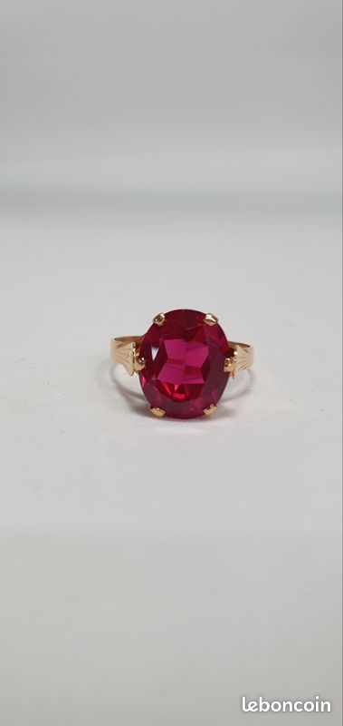 Bague Fantaisie Femme – Pierre Rouge Centrale – Taille 68 – Occasion