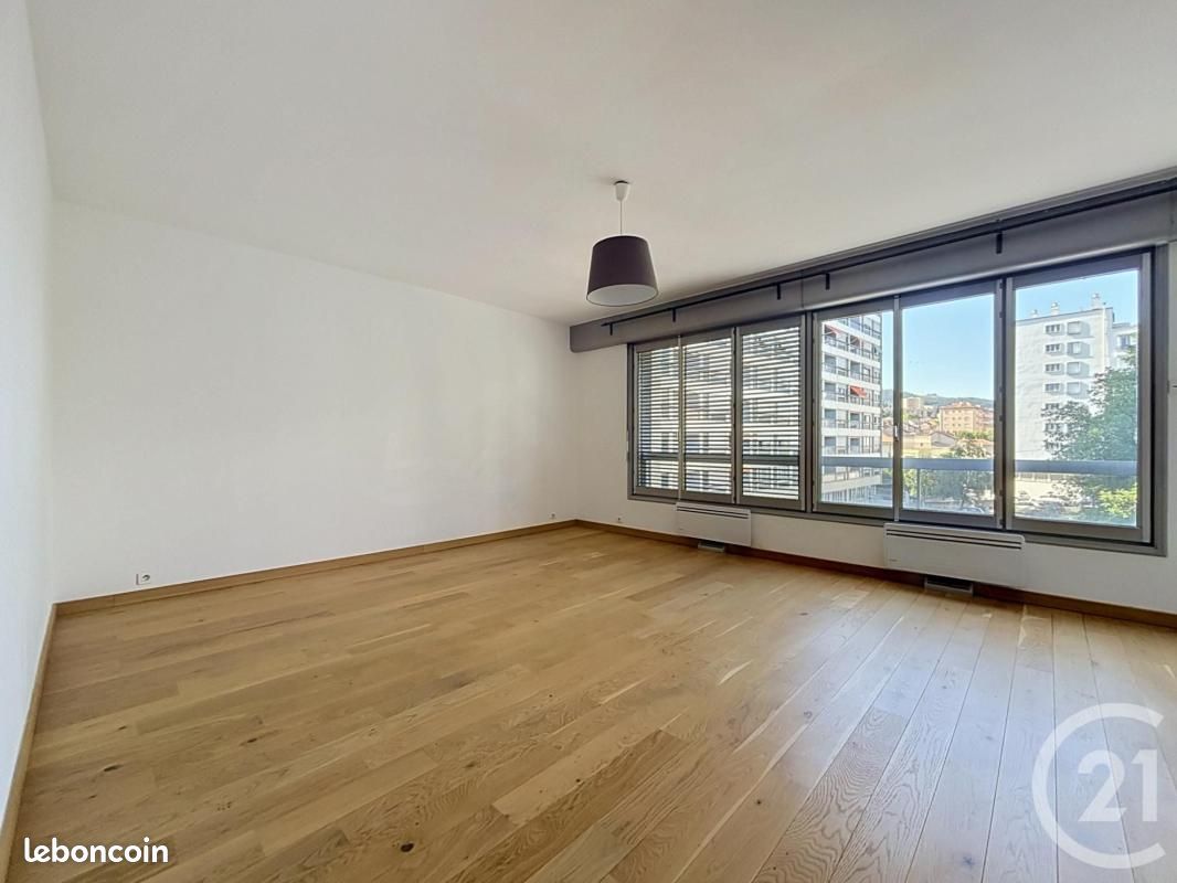 Appartement 5 pièces 106 m² · à Le Puy-en-Velay · 106 m² · 235 000 €