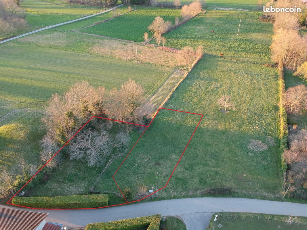 Terrain viabilisé à bâtir · à Saint-Cassien · 151 000 €