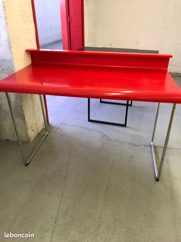 Bureau (image 1)
