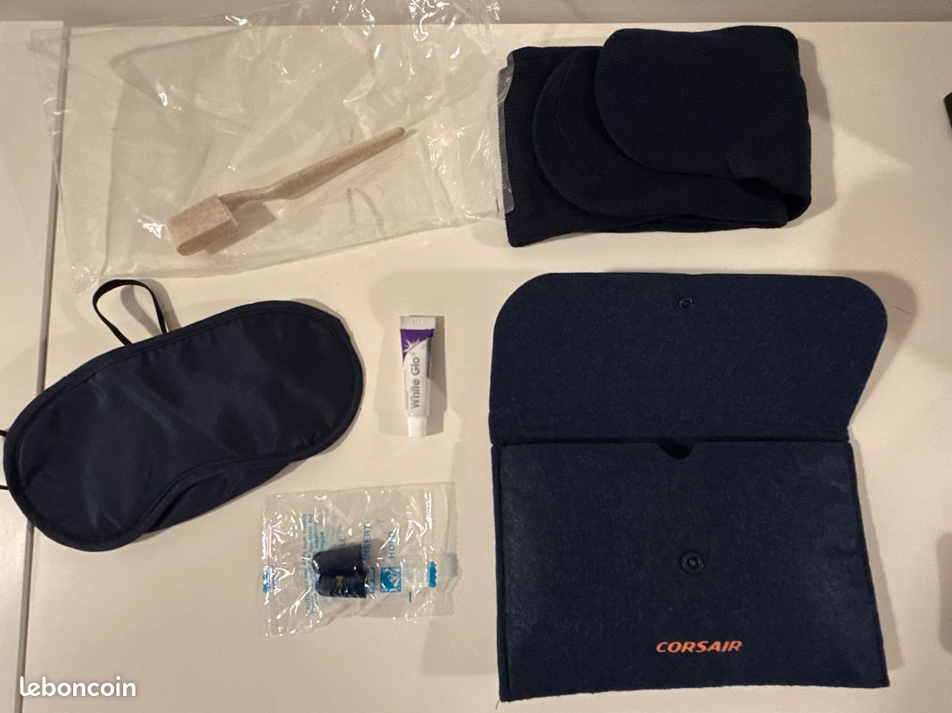 Trousse de voyage Corsair garnie en feutrine - neuve (image 4)