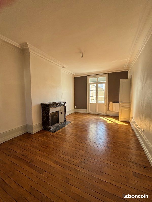 Appartement 3 pièces 90 m² · à Châtellerault · 90 m² · 580 €