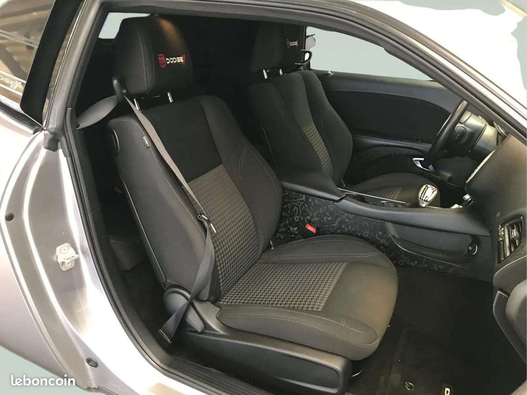 Dodge CHALLENGER 3.6 V6 * Boîte Automatique * 309 ch * Bi-Xénon * LED * Jantes Alliage * Faible KM (image 13)