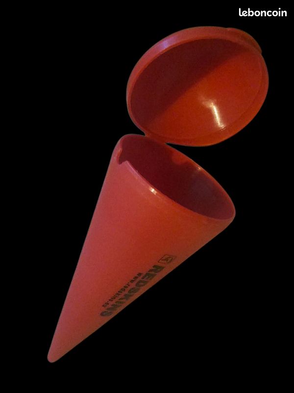 Lot de 100 cendriers de plage de marque Redskins (image 2)