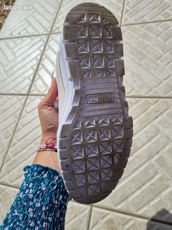 Baskets puma blanche avec bijou (image 3)