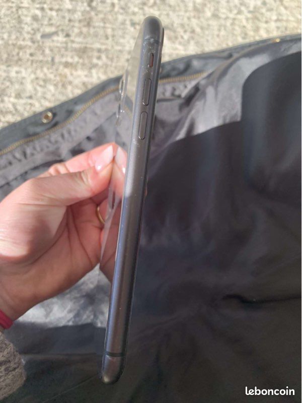 IPhone 11 (image 3)
