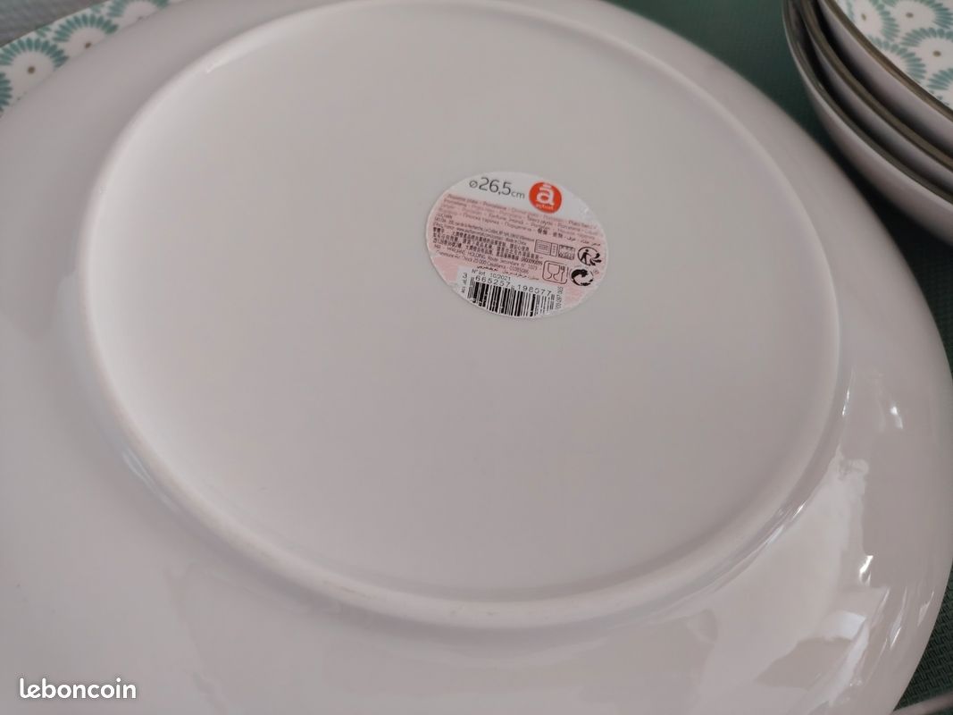Lot de 8 assiettes et 7 saladiers (image 10)