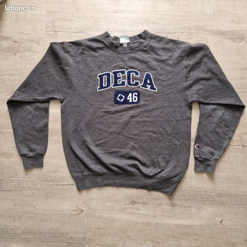 Sweat Champion Deca gris Vêtements