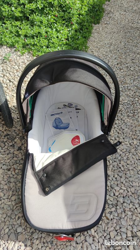 Poussette Chicco trio activ3 (image 2)