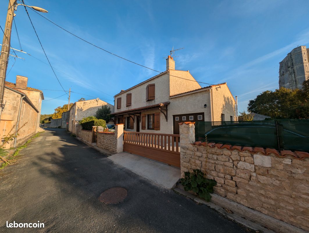 Maison 4 pièces 110 m² · à Saint-Jean-d'Angle · 110 m² · 209 900 €