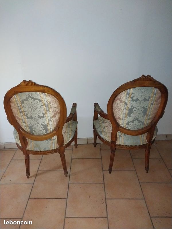 Paire de fauteuils cabriolets dossier médaillon louis XVI (image 2)