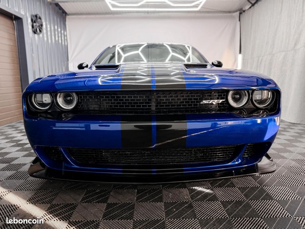 Dodge CHALLENGER Widebody Look V6 3.6 306 ch – CarPlay – Caméra – Cuir (image 2)
