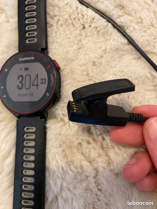 Garmin Forerunner 235 - Montre connectée sport GPS cardio Bluetooth - Bon état (image 8)