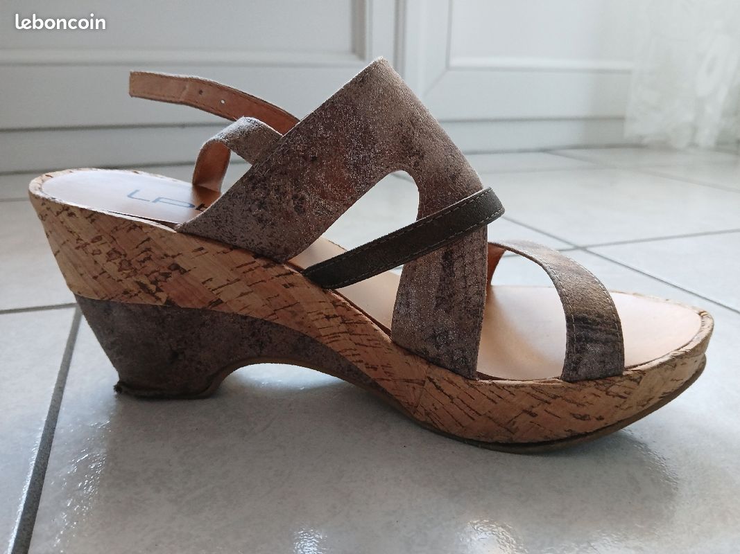 Sandales compensées les petites bombes Chaussures