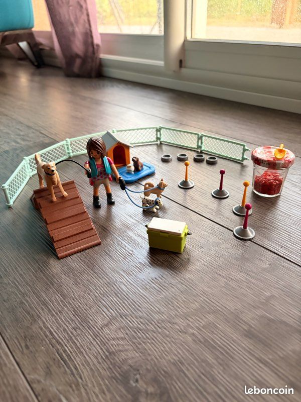 PLAYMOBIL - 70883 - Educatrice de chiens - Jeux - Jouets PLAYMOBIL - 70883 - Educatrice de chiens - Jeux - Jouets