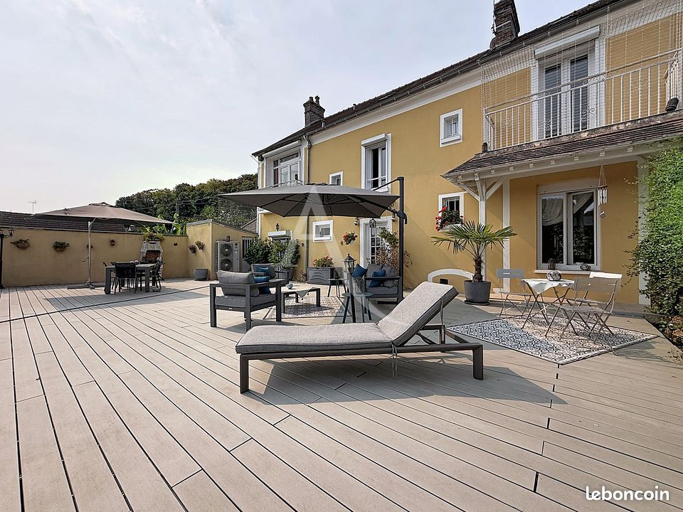 Maison 7 pièces 200 m² · à Saint-Jean-les-Deux-Jumeaux · 200 m² · 530 000 €
