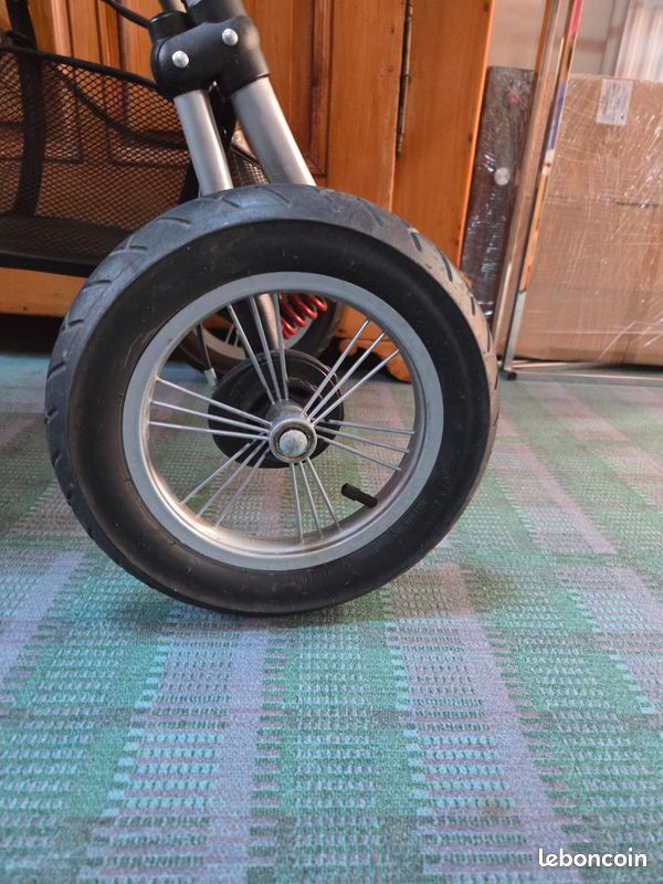 Poussette trois roues rouge Bebe confort (image 9)