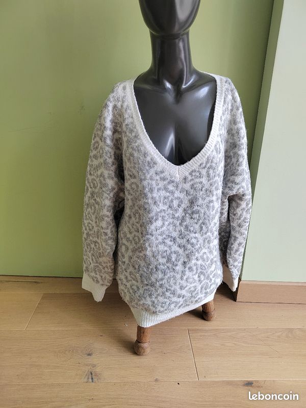 Pull loose gris et blanc léopard New Look t. L (image 1)