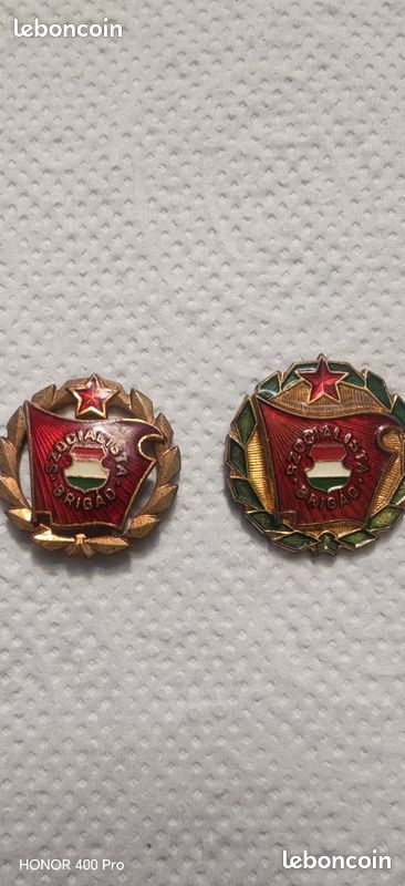 Vieil Insigne émaillé Roumain – Pionnier Communiste / éclaireur – Collection Et Sport