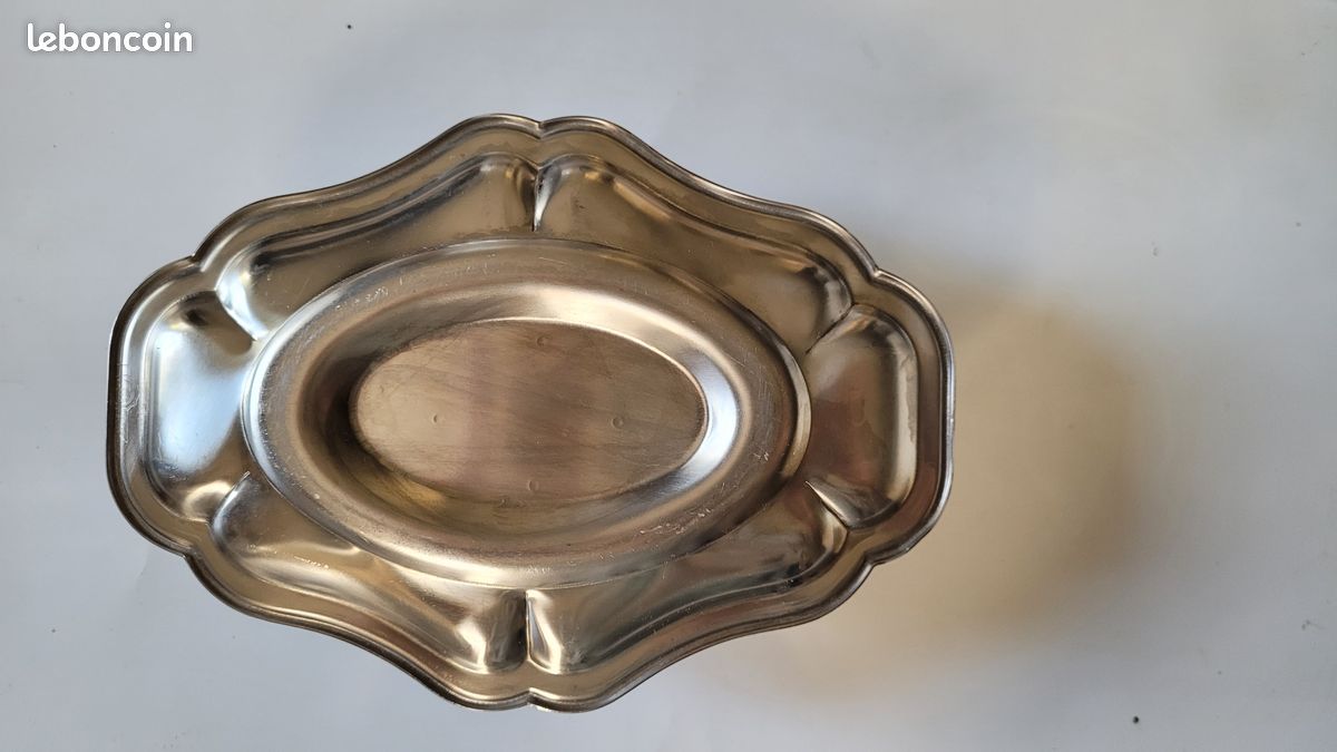 Saucière en inox sur plateau (image 3)