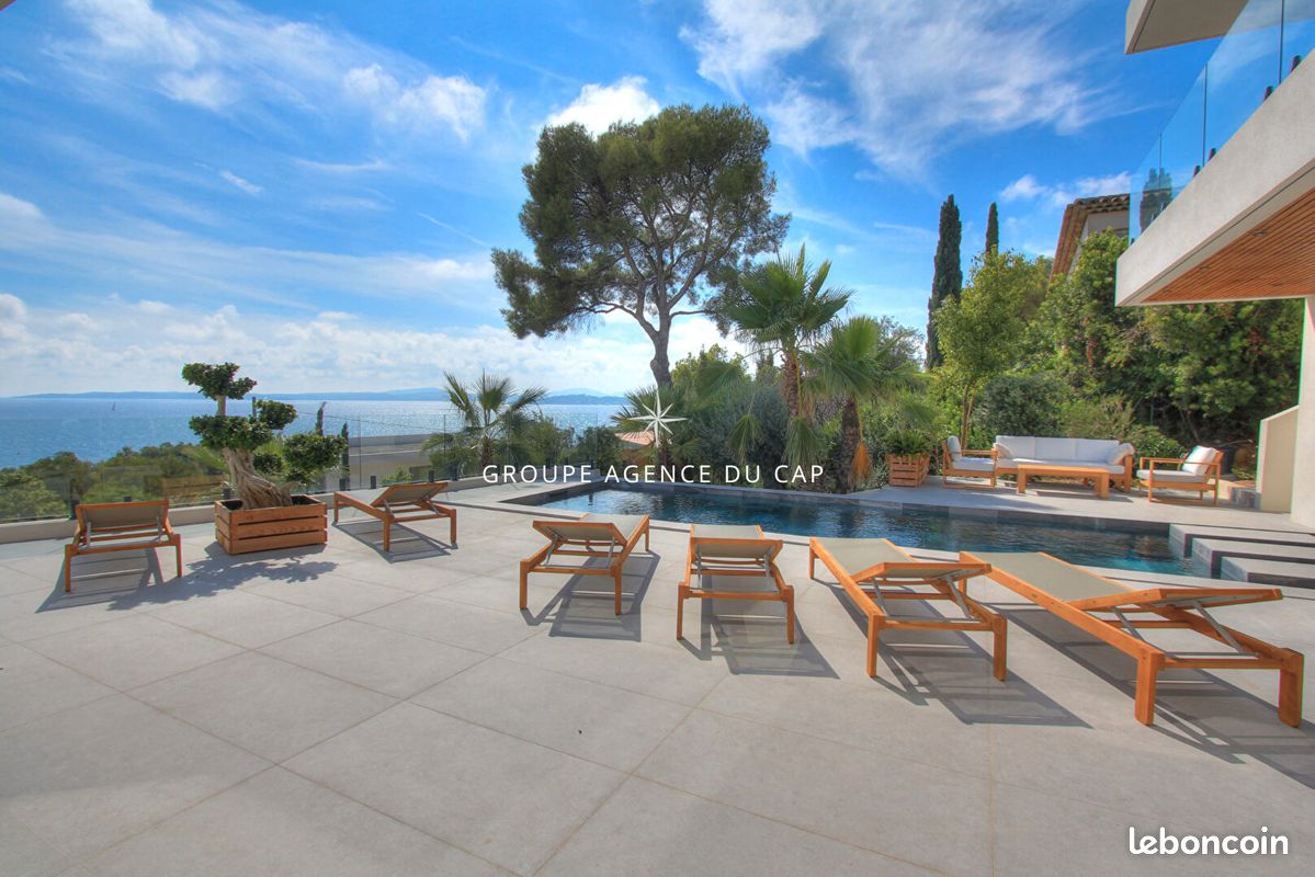 Maison 8 pièces 340 m² · à Roquebrune-sur-Argens · 340 m² · 3 549 000 €