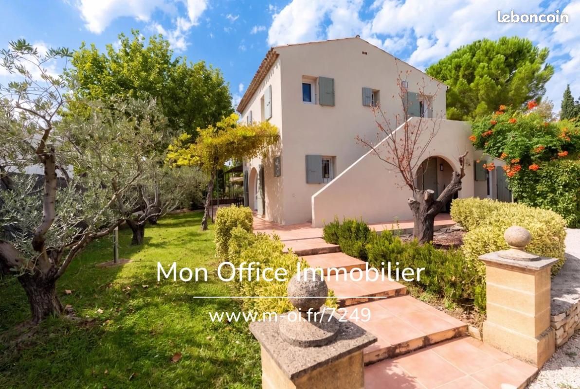 Maison 8 pièces 250 m² · à Aix-en-Provence · 250 m² · 1 390 000 €