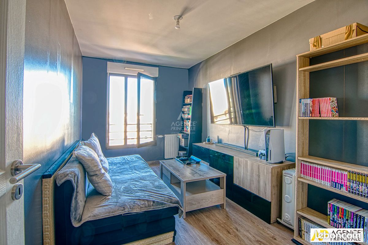 Appartement a louer saint-cyr-l'ecole - 4 pièce(s) - 84 m2 - Surfyn