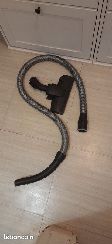 Tuyau et brosse pour aspirateur bosch (image 1)