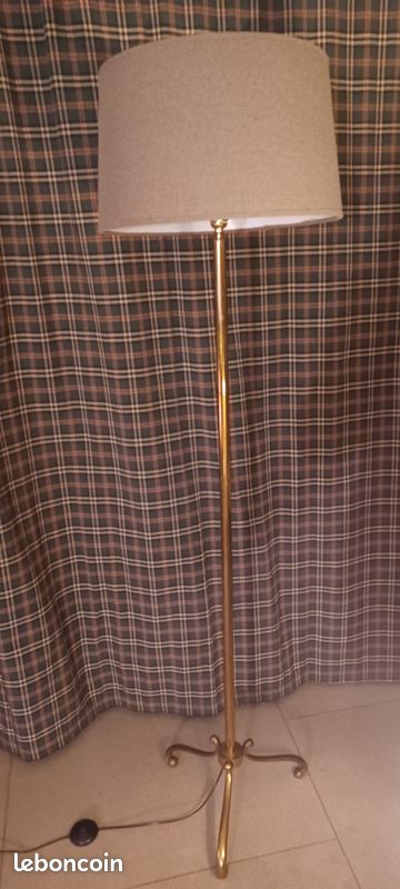 Lampadaire en laiton (image 1)