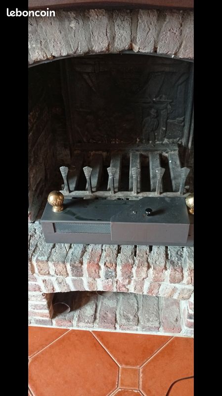 Insert cheminée plus plaque enfonte (image 2)