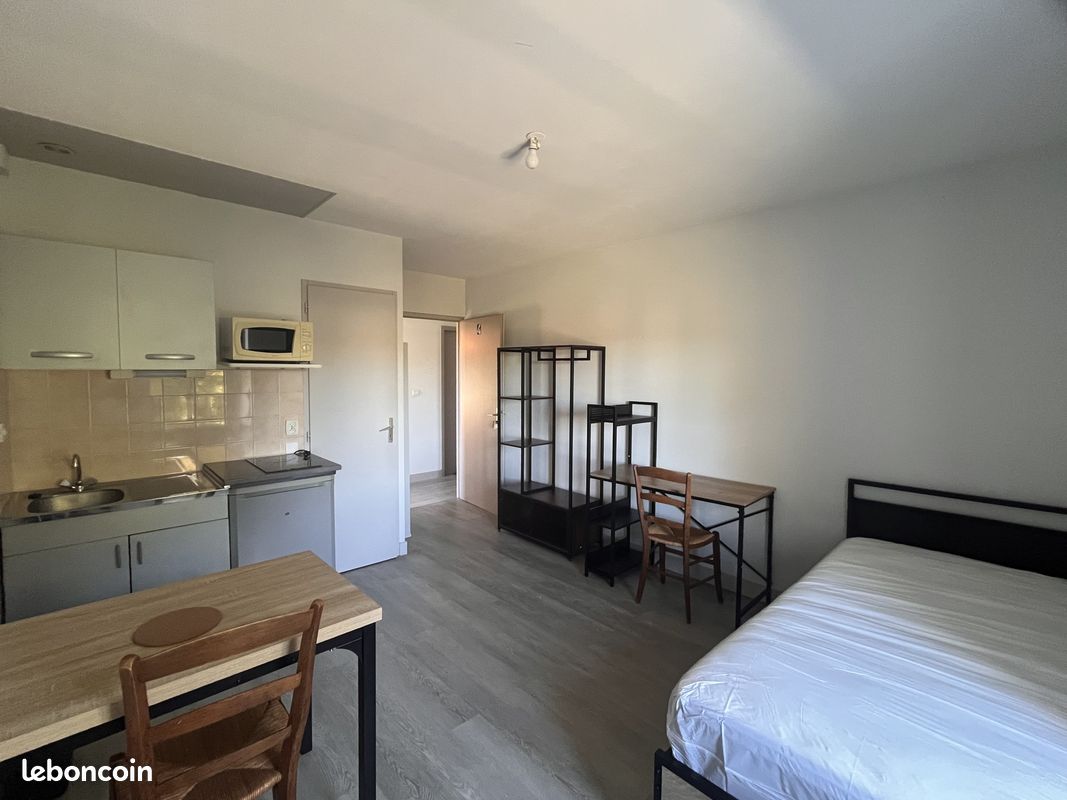 Appartement 1 pièce 17 m² · à La Couronne · 17 m² · 390 €/mois