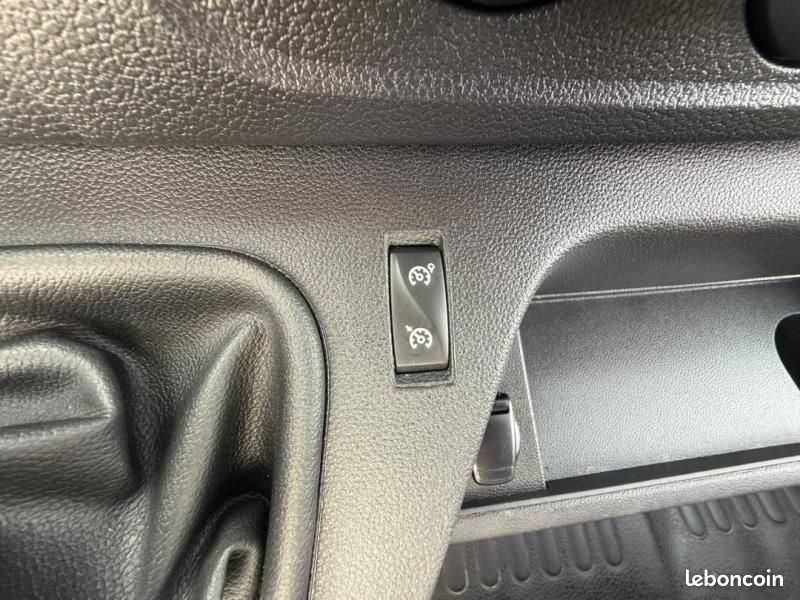 Renault Master Fg F3500 L2H2 2.3 Blue dCi 135ch Confort Euro6E (image 19)