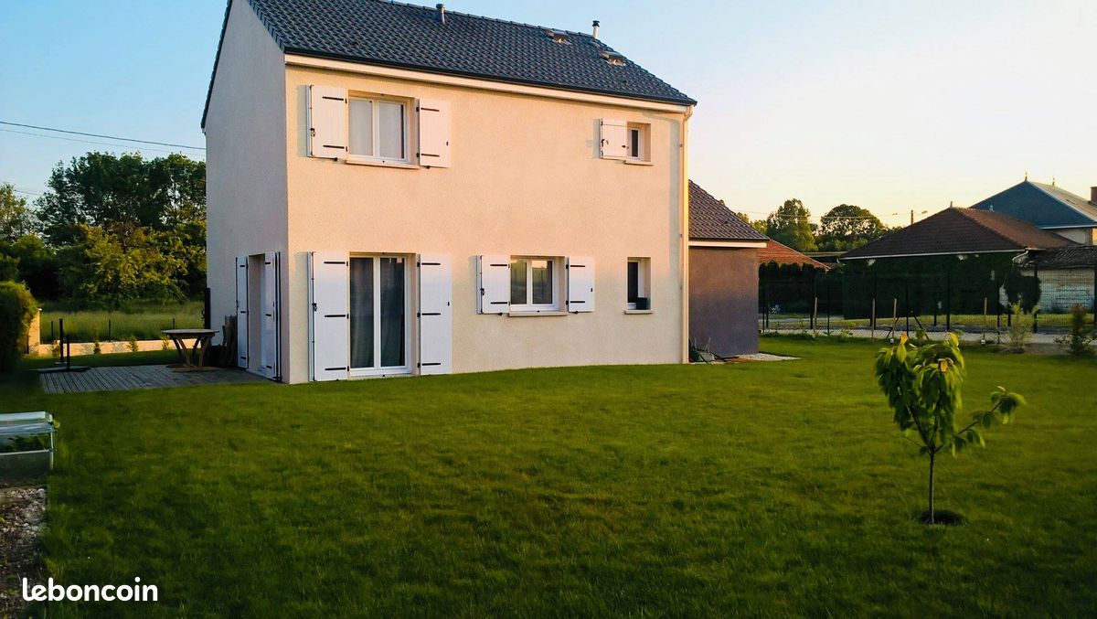 Maison 4 pièces 90 m² · à Roissy-en-France · 90 m² · 295 000 €