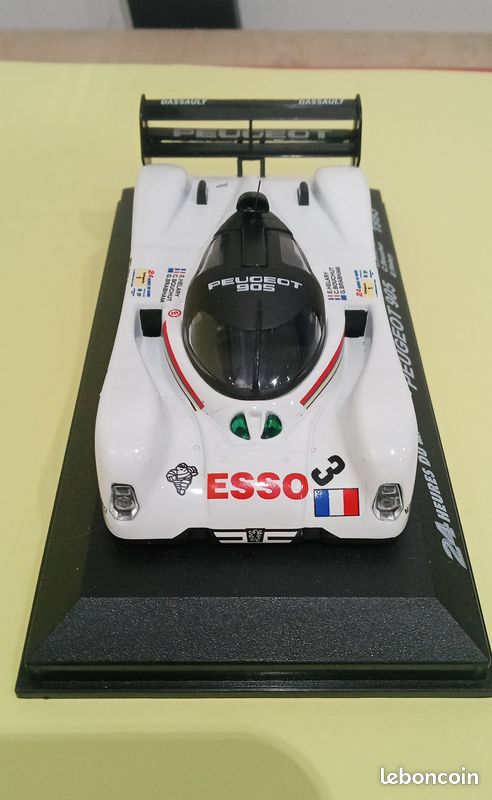 Lot de deux voitures de collection Peugeot 206WRC et 905 24h du mans 1993 Miniature échelle 1/43 neuves - Collection