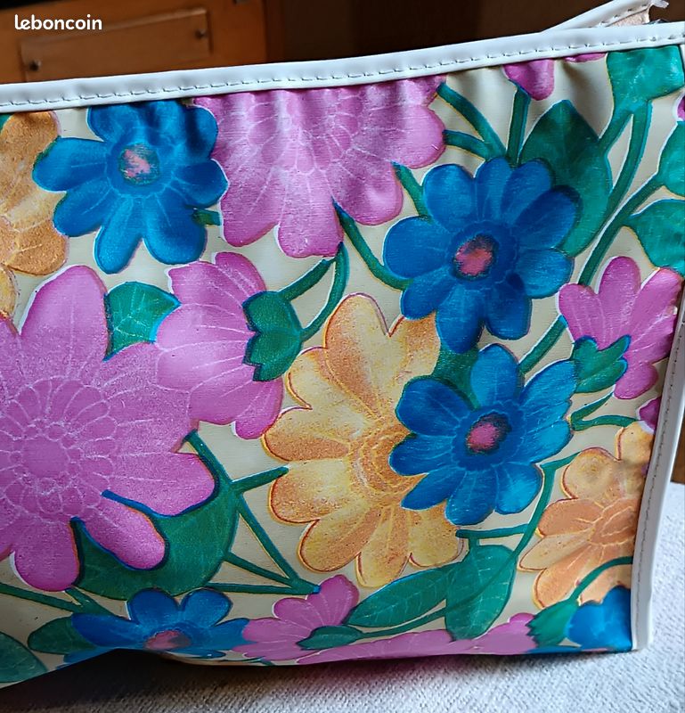 Ancienne trousse de toilette plastique grandes fleurs (image 4)