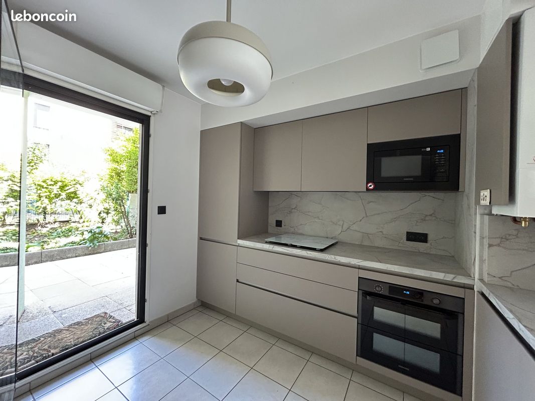 Appartement 4 pièces 80 m² · à Saint-Étienne · 80 m² · 926 €