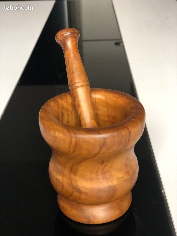 BeldiNest Mortier Et Pilon Plat Bois D'Olivier 1L - Naturel Poli Main
