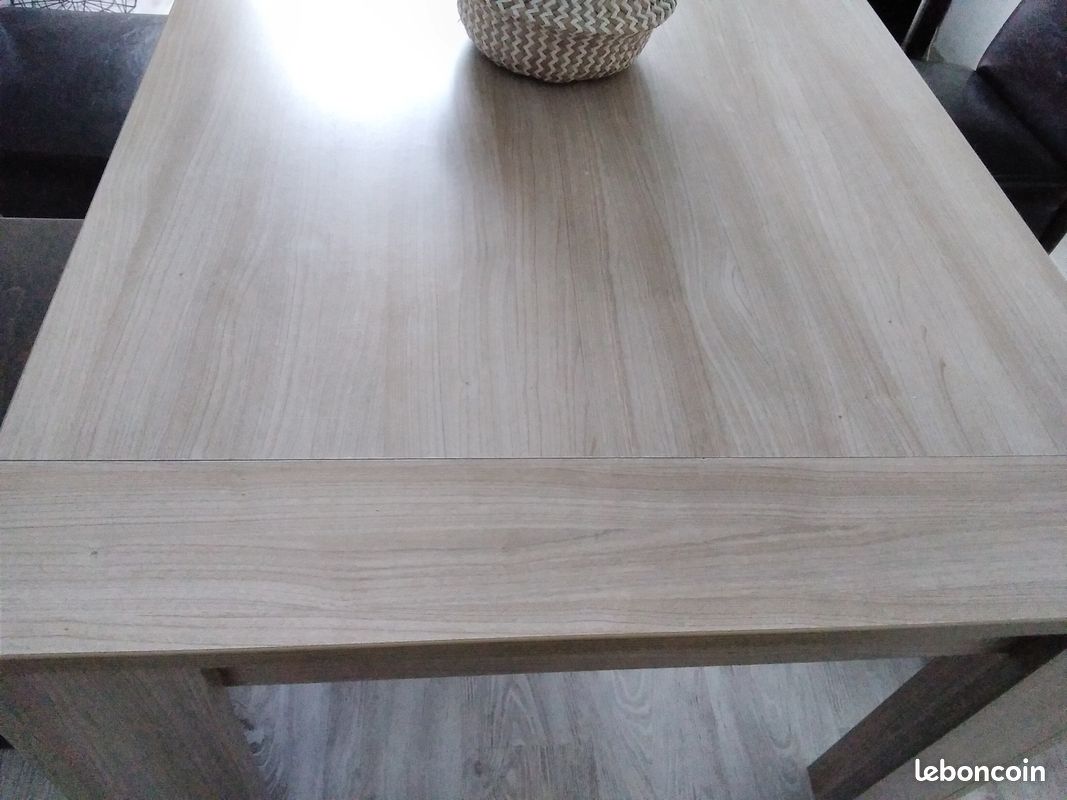 Table de séjour (image 1)