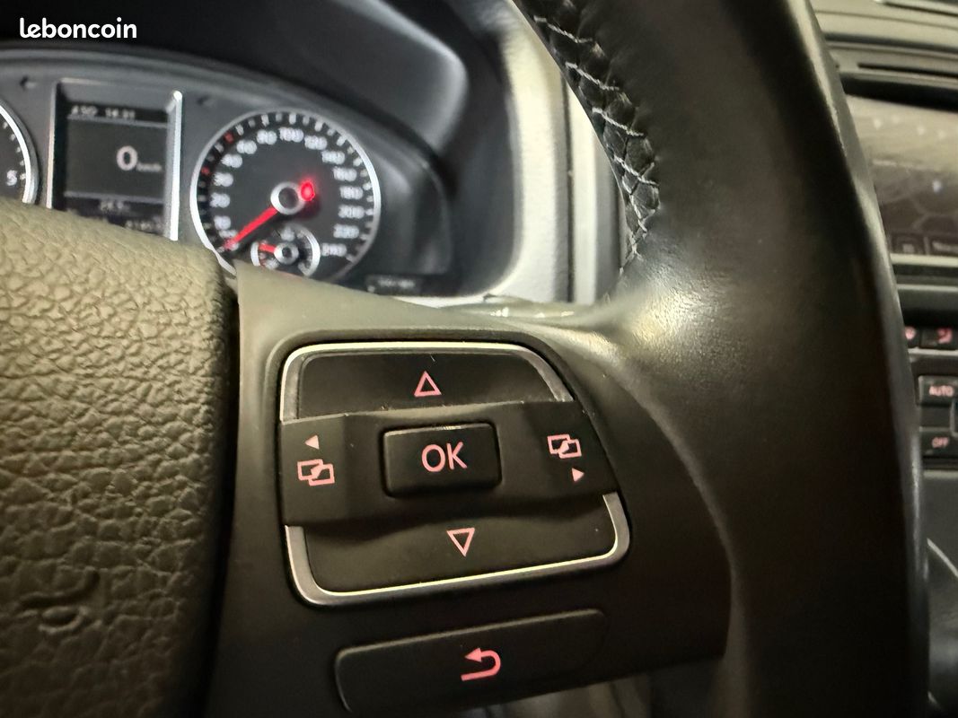 VOLKSWAGEN TRANSPORTER COMBI 2.0 BiTDI 180 FAP Court 9pl (image 20)