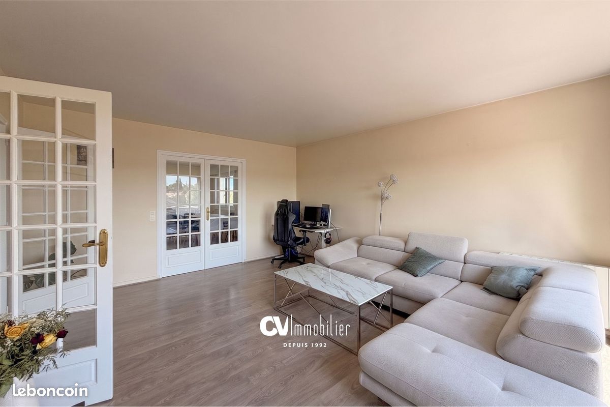 Appartement 4 pièces 115 m² · à Louviers · 115 m² · 1 110 €