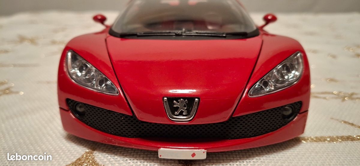 Solido - Peugeot RC Concept Car - 1/18 - Rouge - Comme Neuf